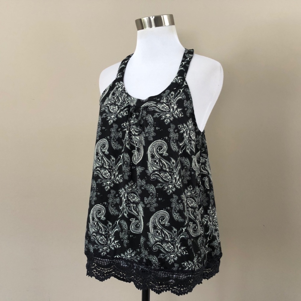 Pullover Top Black White ZOE & ROSE